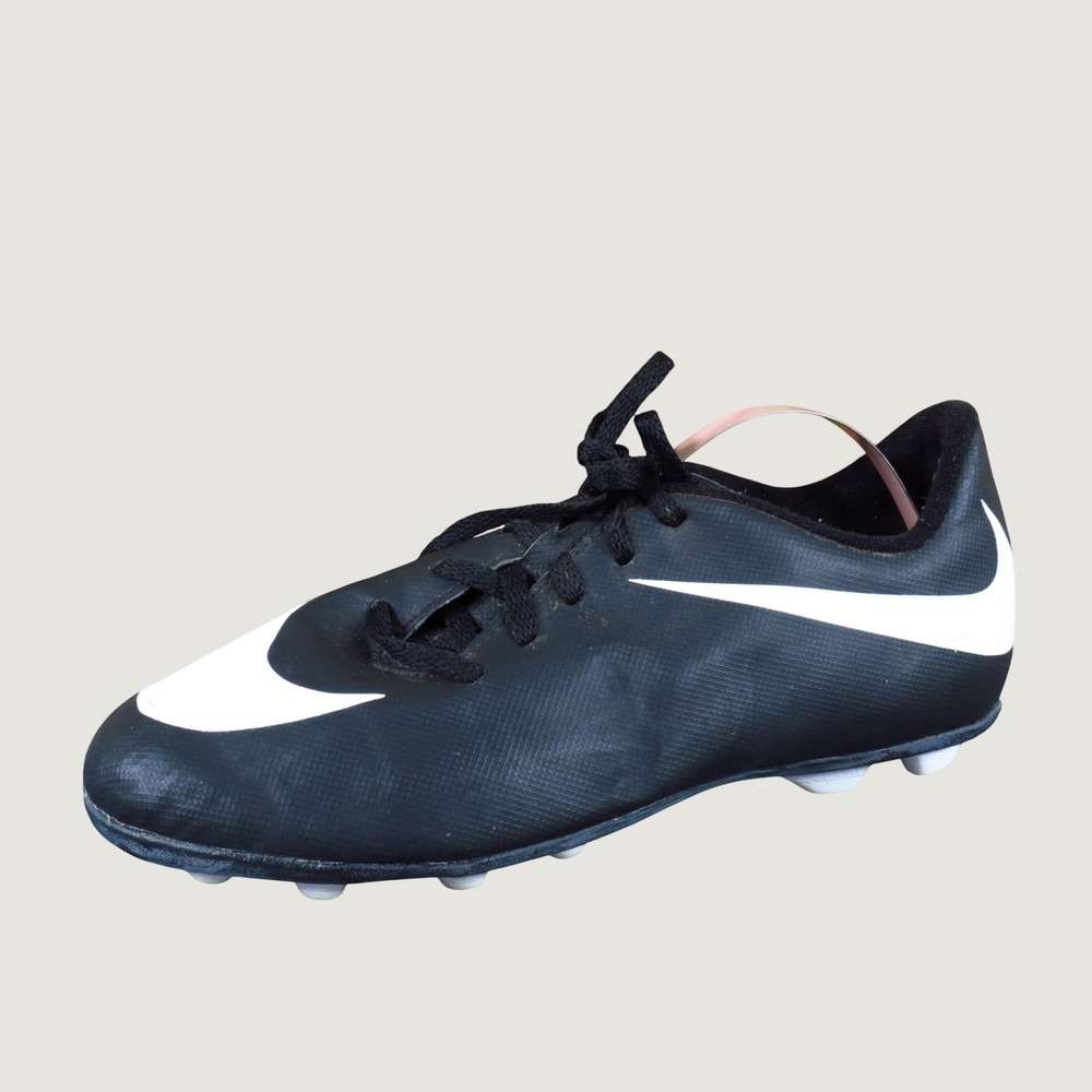 Nike Jr Bravata II FG Kids Soccer Cleat Sz 4Y Firm Ground Black White 749906-011